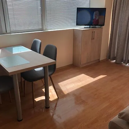 първа линия лазур Apartamento Pomorie