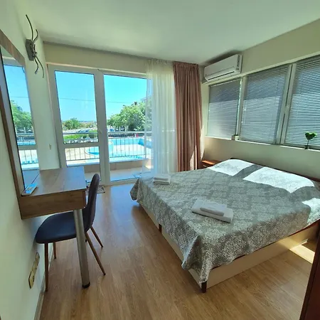 Apartamento първа линия лазур Pomorie